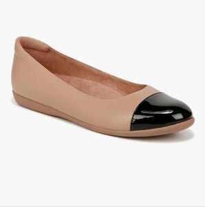 Naturalizer Varali Ballet Flats Sz 7.5 Nude Tan Black Patent